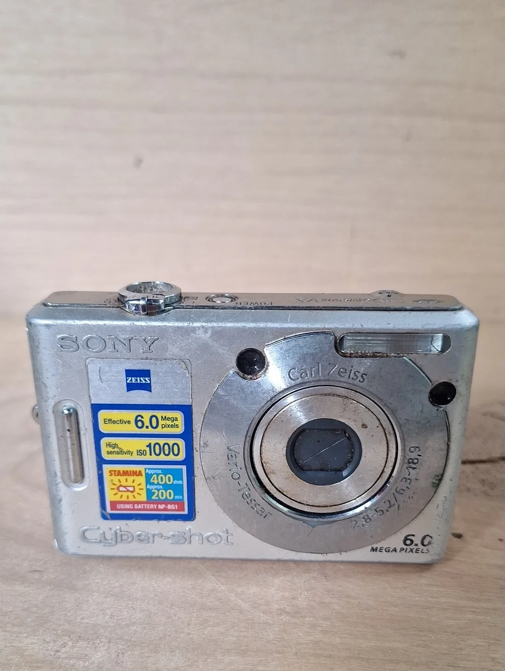 Sony Cyber-shot DSC-W30 digital camera 6.0-megapixel Sensor Selling For Parts